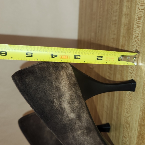 Stuart Weitzman Suede Pumps Pointed Toe, size 10 - Picture 10 of 11